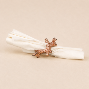 Ronds de serviette en or classiques Design rond élégant Finition en métal poli Support durable parfait pour les mariages, les fêtes à manger - Product Image 6