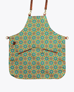 Cape de coiffure à motifs colorés avec taille réglable et sangles en cuir - Product Image 1
