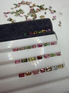 Tourmaline naturelle multicolore 10x3-5x3MM 41 carats Lot Coupe Baguette Pierre extraite de mine africaine Effet de couleur sans trou ZEHRA GEM - Product Image 1