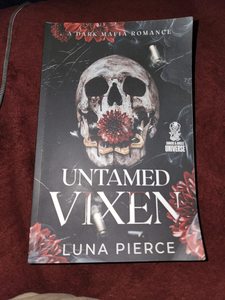 หนังสือปกอ่อนเรื่อง "Untamed Vixen" โดยลูน่า เพียร์ซ ขายดีสำหรับผู้ใหญ่ - Product Image 3