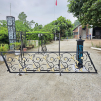Balustrades décoratives modernes en fer forgé sur mesure, réglables, résistantes à la rouille et à l'eau, pour balcons de villas et rampes d'escalier