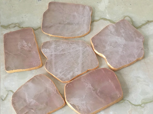 Posavasos de Cuarzo Rosa Natural, Irregular, Pulido, Semiprecioso, Decoración Artesanal para el Hogar, Bar, Regalo - Product Image 1