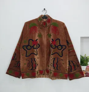 Chaqueta bordada de terciopelo marrón hecha a mano para mujer, estilo bohemio chic vintage, abrigo cálido de invierno con cremallera frontal. - Product Image 1