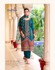 Colección de trajes Salwar con bordados de lentejuelas y tejido jacquard de seda Dola. - Product Image 3