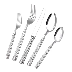 Mango de diseñador Juego de acero inoxidable de 5 cubiertos Cubiertos Cuchara Cuchillo Tenedor Usado en la mesa de la cocina Precios superiores Acabado en plata - Product Image 1