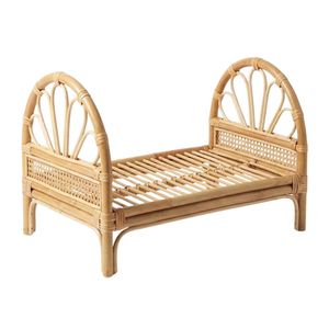 Cama de muñecas de ratán al por mayor para muñecas medianas, cama de ratán para muñecas, camas para muñecas americanas, muebles de juguete hechos a mano - Product Image 1