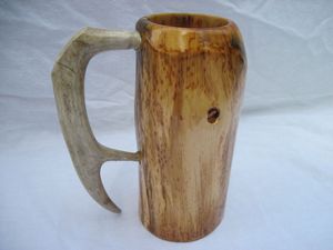 Mug en corne naturelle personnalisé, fait main, avec surface polie et lisse, pour les boutiques de cadeaux, les accessoires de bar et les collectionneurs - Product Image 1