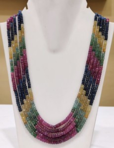Collar de 5 Capas con Cuentas Facetadas de 4mm de Zafiro, Rubí y Esmeralda Naturales de Alta Calidad de Eminent Jewel - Product Image 3