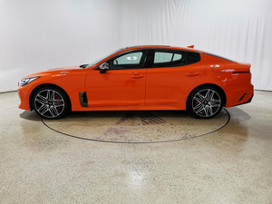 KIA Stinger d'occasion 2025, 366 ch, 6 cylindres, 4 roues motrices, essence, compatible E10, Euro 6, 2 essieux, 3,3 L, conduite à gauche, transmission automatique - Product Image 4