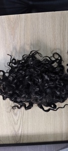 Perruque bouclée pré-stylisée en cheveux humains vierges à 100 % avec fermeture frontale en dentelle, ligne de cheveux naturelle et base en dentelle HD pour usage quotidien - Product Image 4
