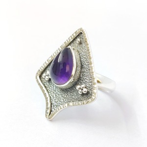 Bague en améthyste 6,6 grammes, catégorie montres élégantes - Product Image 1