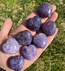 Geniun Qualité sur Agate Soha Cristal de cœur de lépidolite naturel poli pour la méditation et le travail énergétique et pour cadeau en vente - Product Image 2