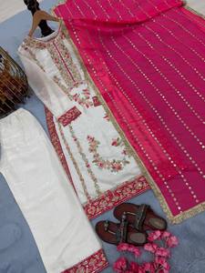 Conjunto de Vestido Listo para Usar BLOSSOM FABRIC para Mujer, Moderno, para Fiesta, Boda, Diwali, de Seda Chinon con Bordado Intenso, Top Elegante, Pantalón y Dupatta - Product Image 4