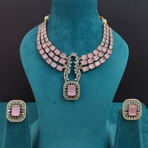 Collar de calidad premium con hermosos aretes, conjunto de collar de lujo en capas, perfecto para fiestas, combina con todos los atuendos. - Product Image 4
