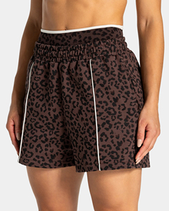 Shorts pour femmes de qualité supérieure 100% coton, impression puff, logo personnalisé, imprimé léopard marron avec passepoil, shorts longs - Product Image 6