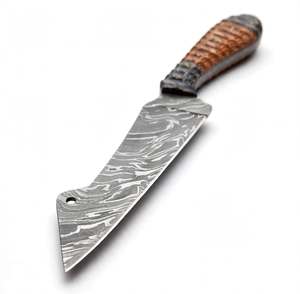 Cuchillo de cocina para exteriores de acero de Damasco hecho a mano con mango de madera tallada y orificio para colgar - Product Image 3