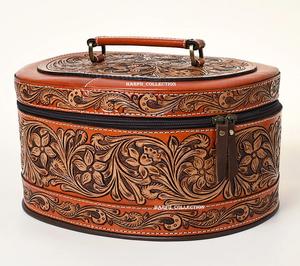 Bolso de mano de cuero con grabado floral para mujer, con cierre de cremallera, forma sólida y asa superior, para eventos y viajes. - Product Image 2