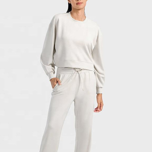 Sweat-shirt en coton épais surdimensionné pour femme, style streetwear d'hiver, sweats-shirts surdimensionnés de luxe pour femme - Product Image 1