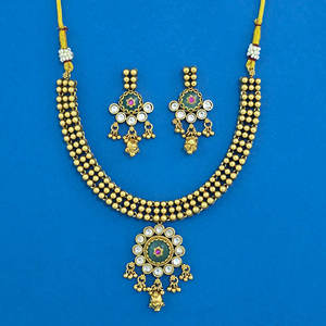 Impresionante y Exclusiva Colección de Collares Antiguos de Diseño Impecable con Baño de Oro Mate 231863 - Product Image 1