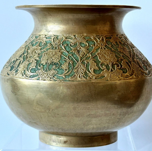 Magnifique kalash en trois métaux avec motifs d'hiboux et d'oiseaux. Magnifique pour les rituels, disponible à prix de gros. - Product Image 2