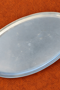 Plateau de service de luxe en métal argenté martelé, forme capsule, pour hôtels, boutiques et articles de toilette, présentoir élégant pour desserts, noix et bijoux - Product Image 4