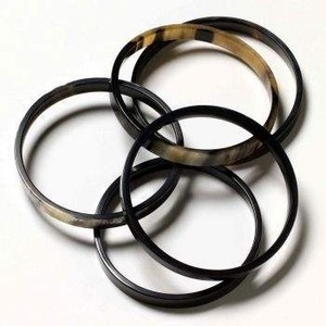 Bracelet en corne fait main unique – Artisanat écologique, article cadeau décoratif, bijou naturel et durable - Product Image 4