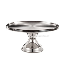 Soporte de metal para pasteles de hierro hecho para pasteles altos que necesitan equilibrio mientras se sirven en ocasiones festivas abarrotadas - Product Image 1