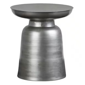 Tabouret sur pied en étain brossé de qualité supérieure, table à boissons moderne pour salon - Product Image 1