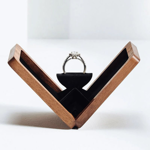 Caja redonda de madera para anillos con interior de arpillera, caja de joyería para propuesta de matrimonio, precio al por mayor, de blossom craft india - Product Image 2