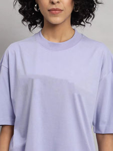 Ensemble décontracté de haute qualité pour femmes, t-shirt à manches courtes et short, nouveau design, vêtements d'été, ensemble t-shirt et short - Product Image 3