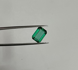 มรกตธรรมชาติ3.50 Cts รูปแปดเหลี่ยมจากแหล่งกำเนิดของแซมเบียที่มีความคมชัดและสีที่ยอดเยี่ยม - Product Image 5