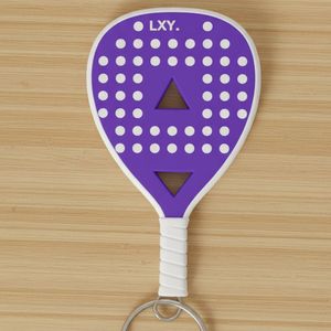 พวงกุญแจรูปไม้แบดมินตันยางแบบทนทาน รุ่น OEM ปี 2026 พร้อมขนาดและโลโก้แบบกำหนดเอง - สินค้ากีฬาแบบนูน 3 มิติ - Product Image 1