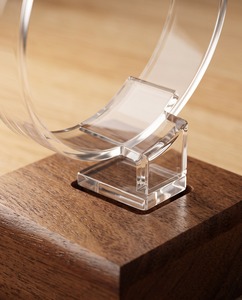 Soporte de Madera Moderno para Relojes, Exhibidor de Escritorio con Acabado Pulido, Diseño Duradero, Orientación Vertical, Preensamblado - Product Image 6