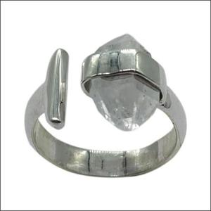 Bague artisanale de luxe Art Palace Petlite Stone en argent 925 plaqué rhodium avec pétilite, bijoux fins - Product Image 1