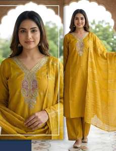 Conjunto de 3 Piezas Sharara Gharara con Bordado Indio, Traje Tradicional Étnico de Georgette y Seda para Invierno, Verano, Fiestas, Bodas y Diwali - Product Image 5