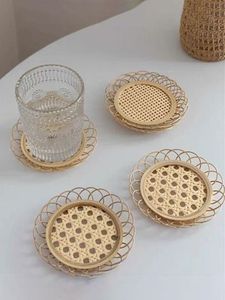 แผ่นรองแก้วหวายสานลายฉลุธรรมชาติ  งานฝีมือจากหญ้าทะเล  ทนความร้อน  สไตล์เรียบง่ายแบบชนบท สำหรับตกแต่งโต๊ะอาหาร - Product Image 4