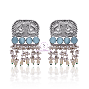 ต่างหูทำงานทำด้วยมือของนักออกแบบชาวอินเดียเงินลากันและหินสีฟ้าสำหรับผู้หญิงสำหรับงานแต่งงานและของตกแต่ง Haldi - Product Image 2