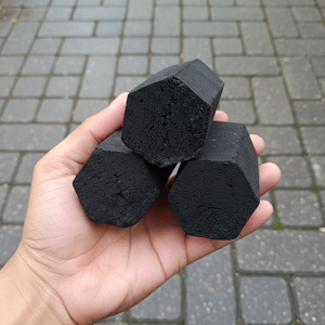 Briquettes de noix de coco Super Heat, forme hexagonale, 80 % de carbone fixe - Product Image 4