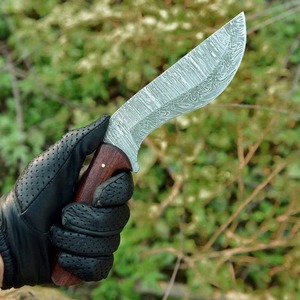 Cuchillo Kukri EDC de Acero de Damasco Hecho a Mano con Mango de Madera de Palisandro, Cuchillo de Camping de Hoja Fija de 11 Pulgadas con Funda de Cuero - Product Image 5