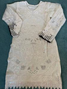 2021 vente chaude indien pakistanais Salwar Kameez blanc noir contraste en mousseline de soie broderie robe faite de viscose soie rayonne - Product Image 2