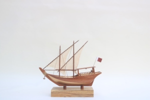 ผู้ผลิตเรือดอว์แบบจำลองงานฝีมือ เรือเร็วคุณภาพสูง ผลิตจากโลหะ MOQ ต่ำ รับออกแบบตามสั่ง งานเรซิ่นตามหลักฮวงจุ้ย - Product Image 2