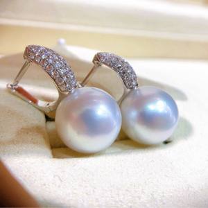 Boucles d'oreilles à boucle en perle tendance à la vente chaude Simples polyvalentes et élégantes pour femmes - Product Image 3