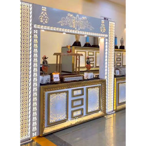 Comptoir de buffet de traiteur luxueux en acier inoxydable et bois pour une durabilité accrue - Product Image 1