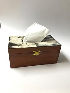 Porte-mouchoirs en bois de style vintage avec fermoir en laiton et couvercle à motif pierre, idéal pour le bureau et la table basse, provenant d'Inde - Product Image 6