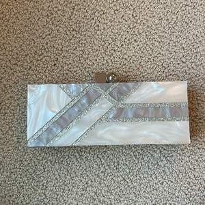 Pochette de soirée en résine artisanale de luxe moderne pour femmes, accessoires de mode en cristal - Product Image 6