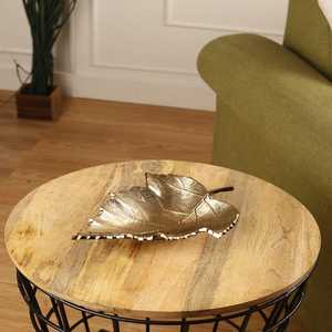 Magnifique bol en métal en forme de feuille dorée, fait main, style glamour, plat de service décoratif pour usage hôtelier, également destiné à la décoration. - Product Image 3