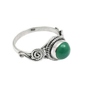 Anillo para mujer con piedra preciosa de ónix verde natural, pequeño anillo de diseño bohemio, joyería hecha a mano de plata de ley 925 maciza - Product Image 1
