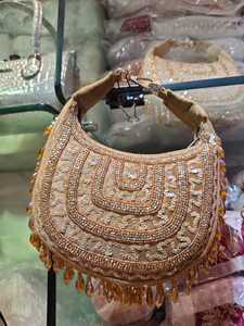 Sac à main tropical brodé à la main avec perles pour femmes - Product Image 4