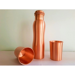 Bouteille d'eau en cuivre à succès avec couvercle, design minimaliste, portable pour les voyages - Product Image 3
