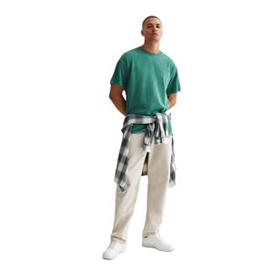 เสื้อยืดคอตตอนแท้ 100% แบบคลาสสิก สกรีนโลโก้ได้ตามต้องการ คอกลม ทรงพอดีตัว เหมาะสำหรับใส่ในชีวิตประจำวัน สวมใส่สบาย - Product Image 3